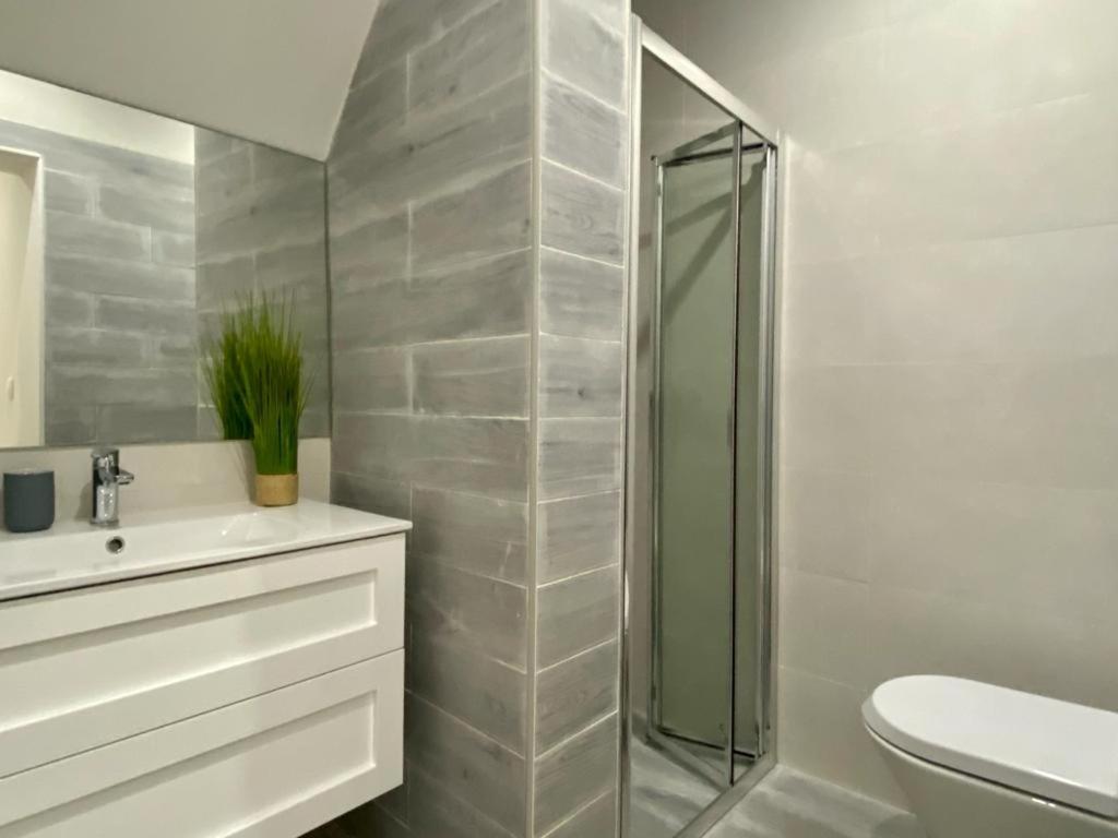 Farmacia Lobos Apartment *