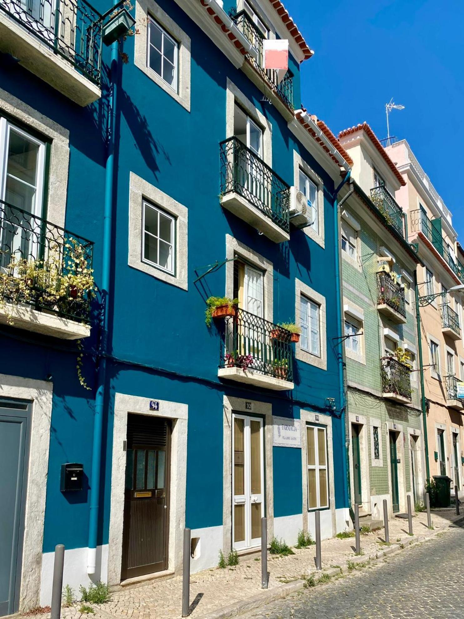 Farmacia Lobos Apartment Lisbon