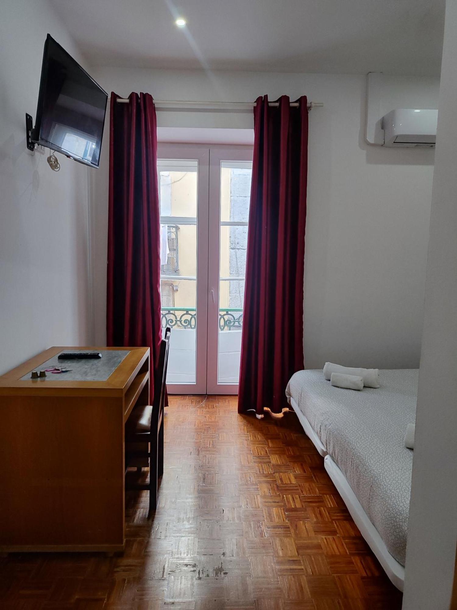 Guest House Rooms In Bairro Alto Lisbon