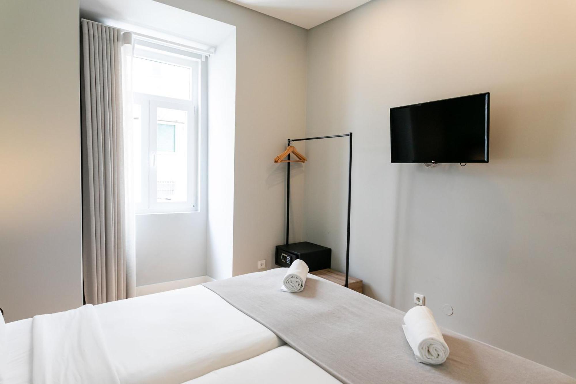 85 & By Ridan Lisboa