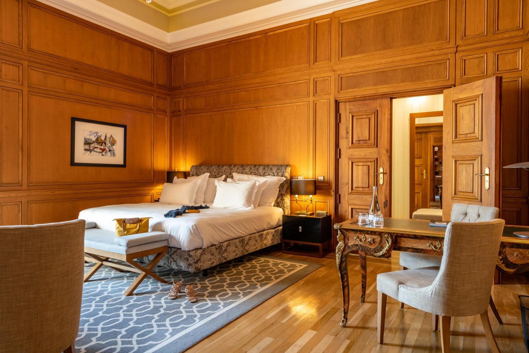 De - Small Luxury Of The World
