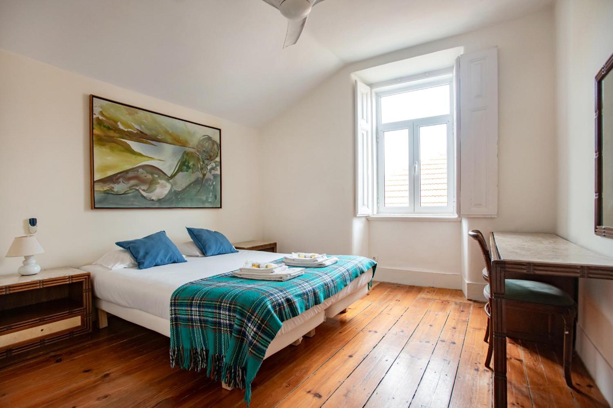 Large Family Flat In Campo De Ourique Estalagem