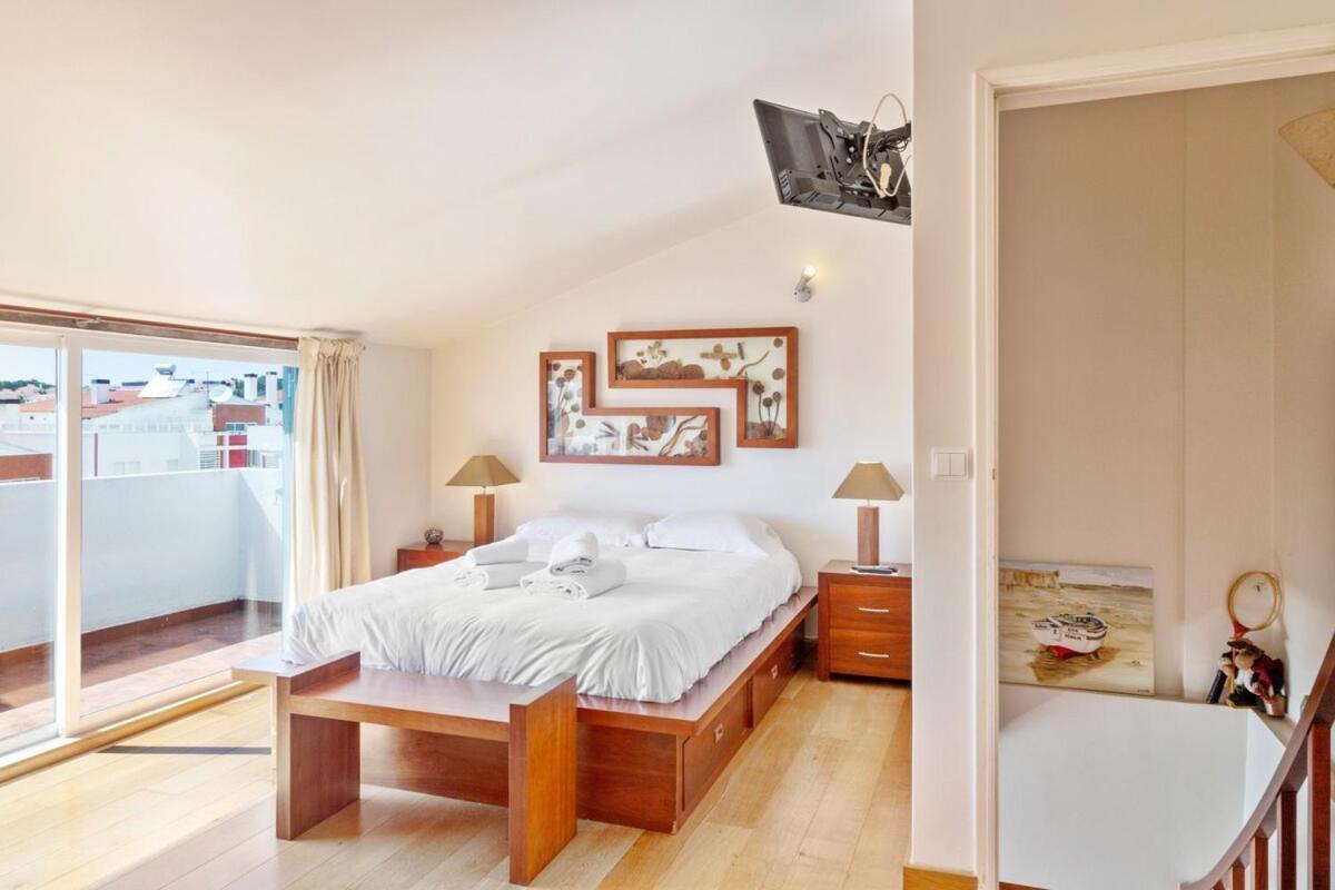 Lovely 2 Bedroom With Terrace In Cascais Lisbon