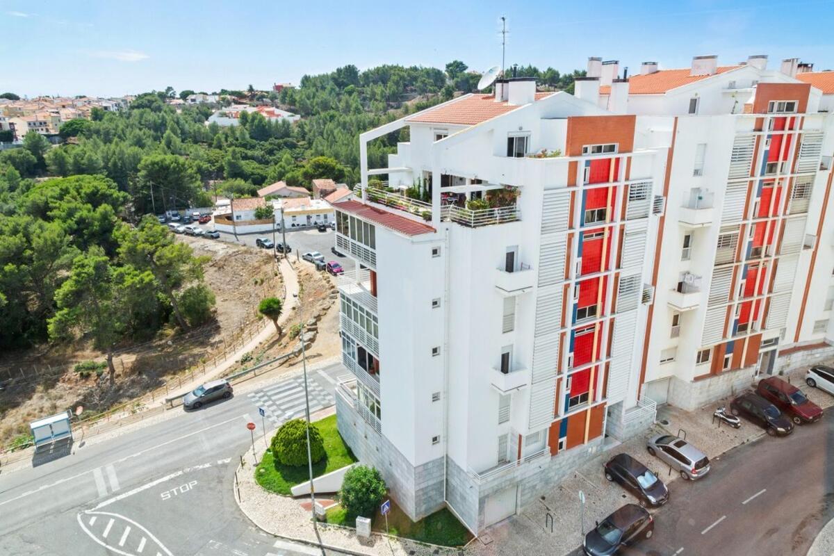 Lovely 2 Bedroom With Terrace In Cascais * Lisbon