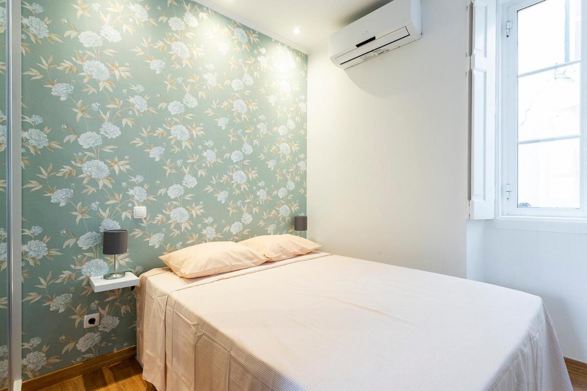 Bright 1 Bedroom In The Heart Of Sunny Apartment