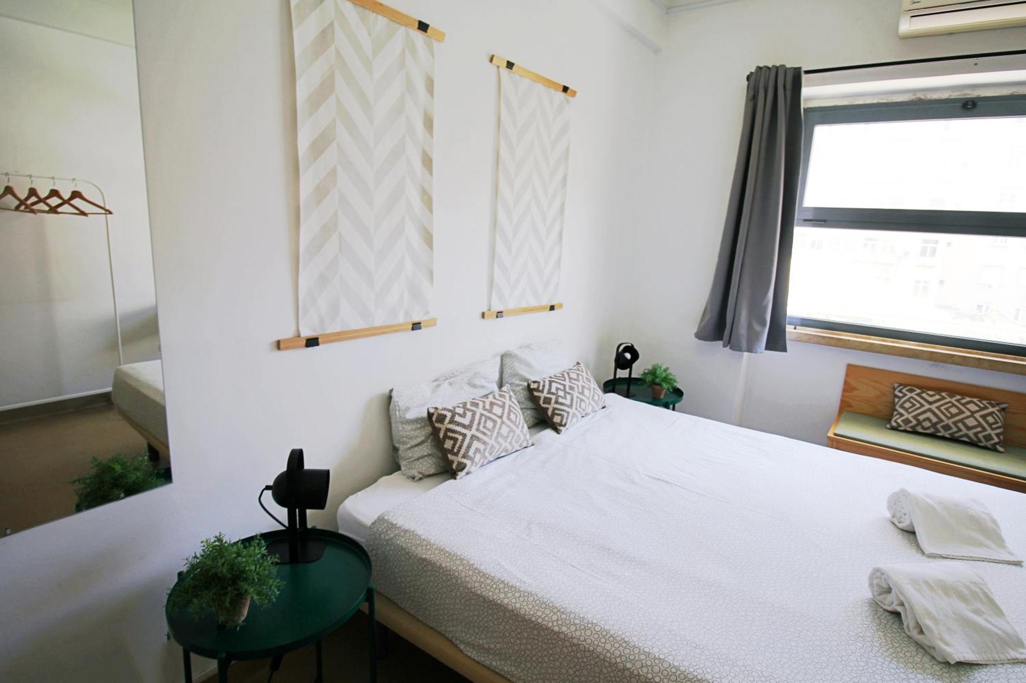 Wot Nomad Hostel *