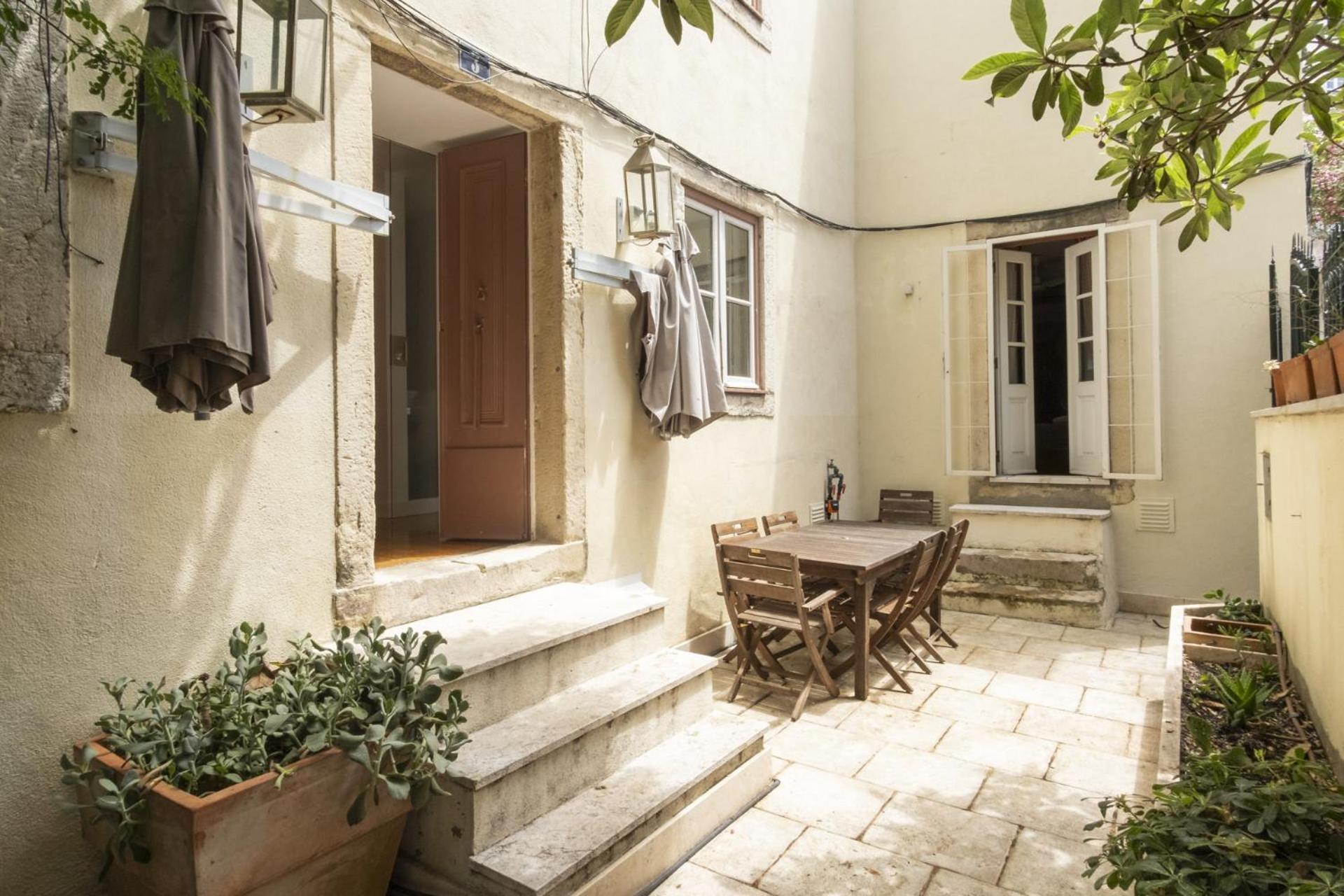 Apartment With Terrace In Downtown - Ttl279
