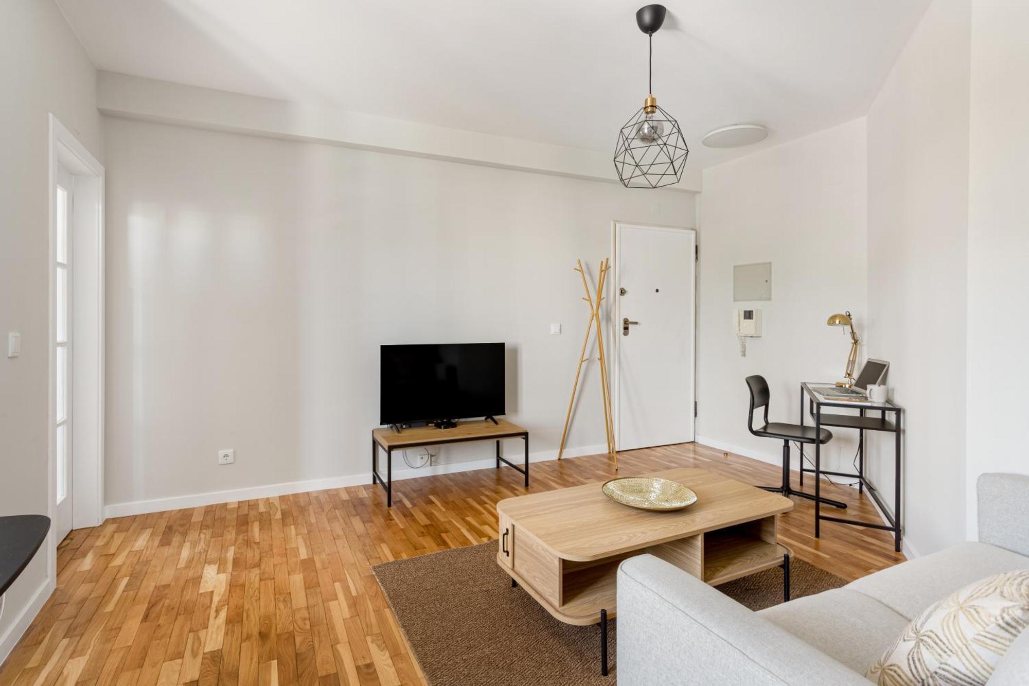 Executive Riverside Apartment