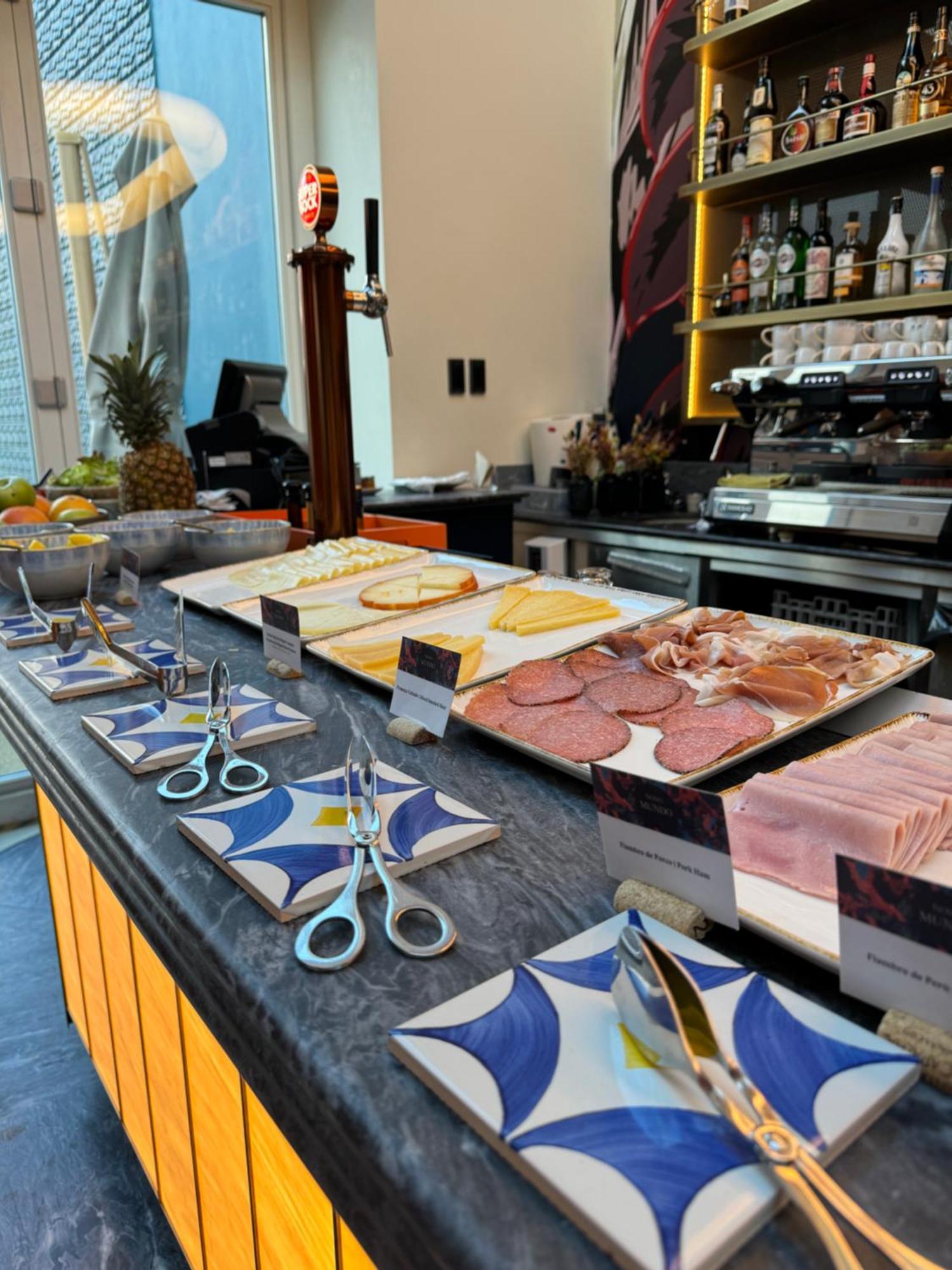 Duo Lisbon, Curio Collection By Hilton