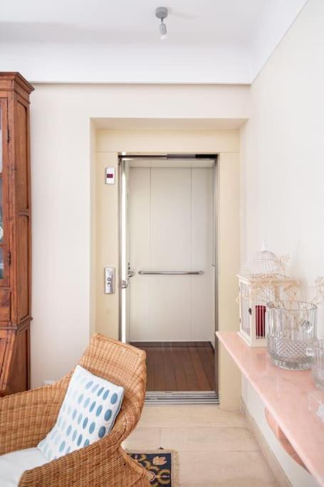 Lx -10m To Downtown,14 Ppl,heatable Pool And Lift * Lisbon