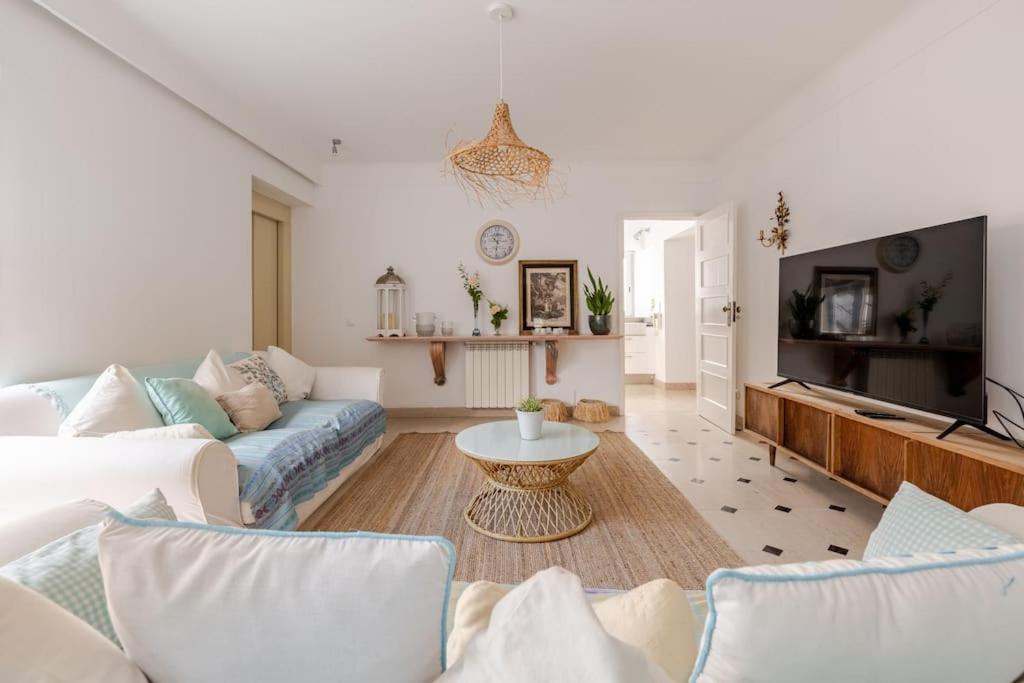 Villa Lx -10m To Downtown,14 Ppl,heatable Pool And Lift Lisbon