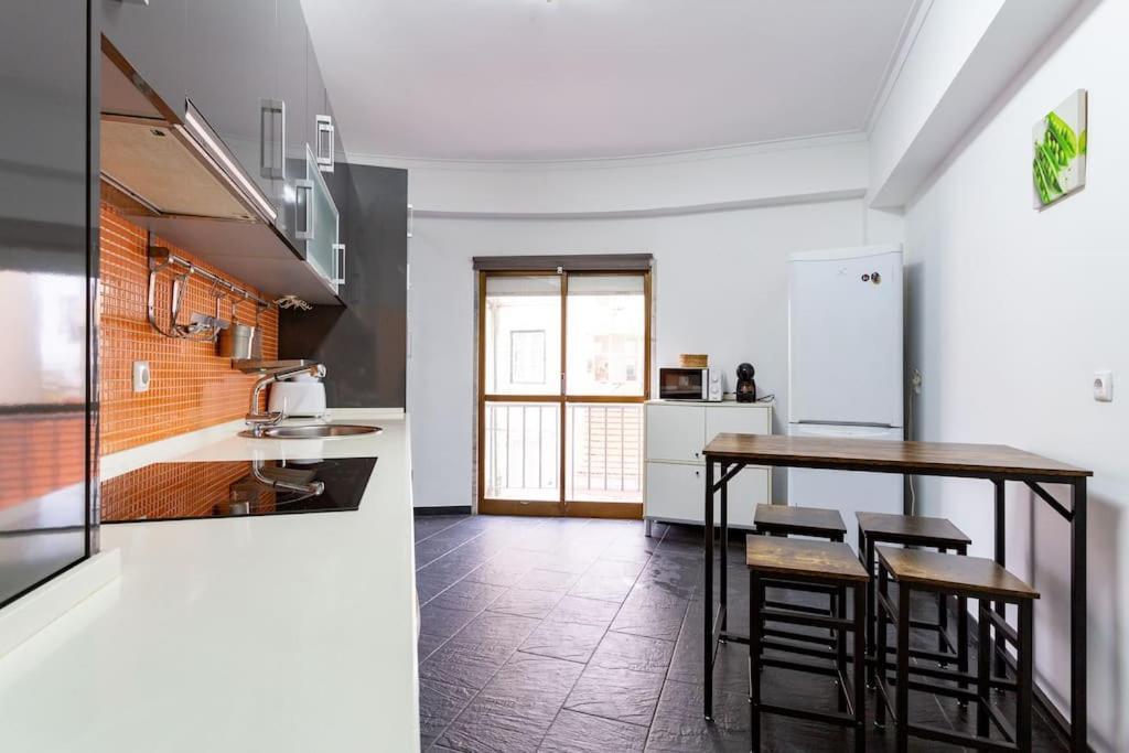 Apartment Portucale ! Lapa Vintage Lisbon