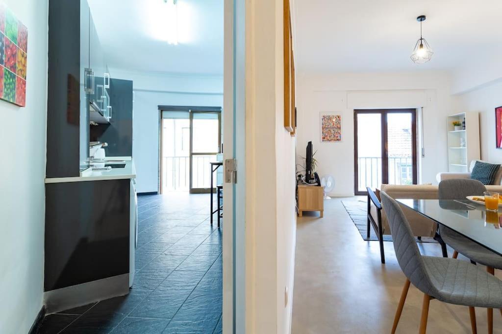 Portucale ! Lapa Vintage Apartment Lisbon