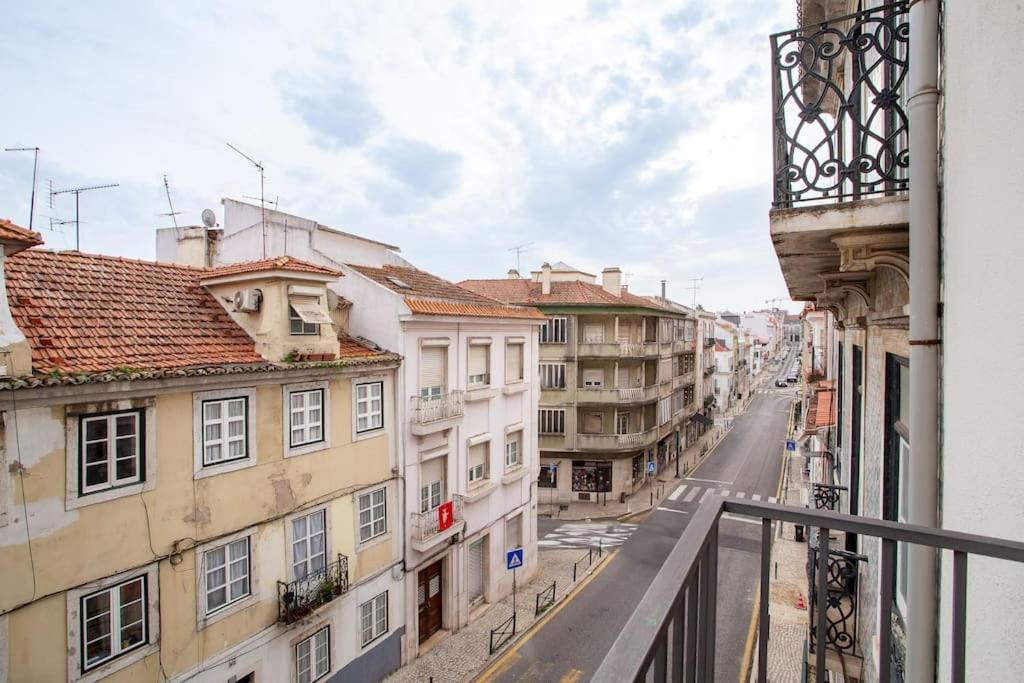 Portucale ! Lapa Vintage Lisbon