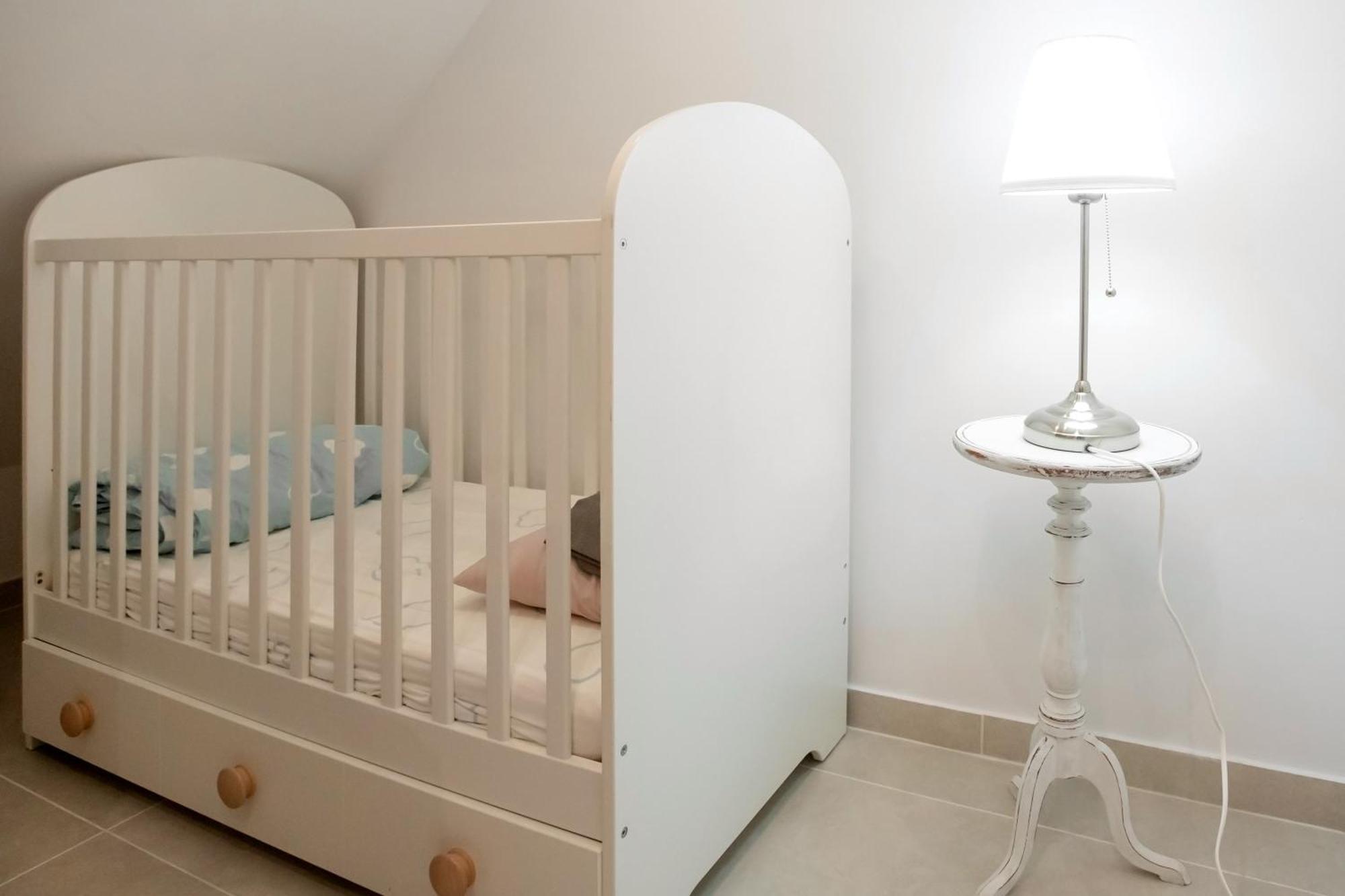Chic 1bed Retreat In Bairro Alto Lisbon