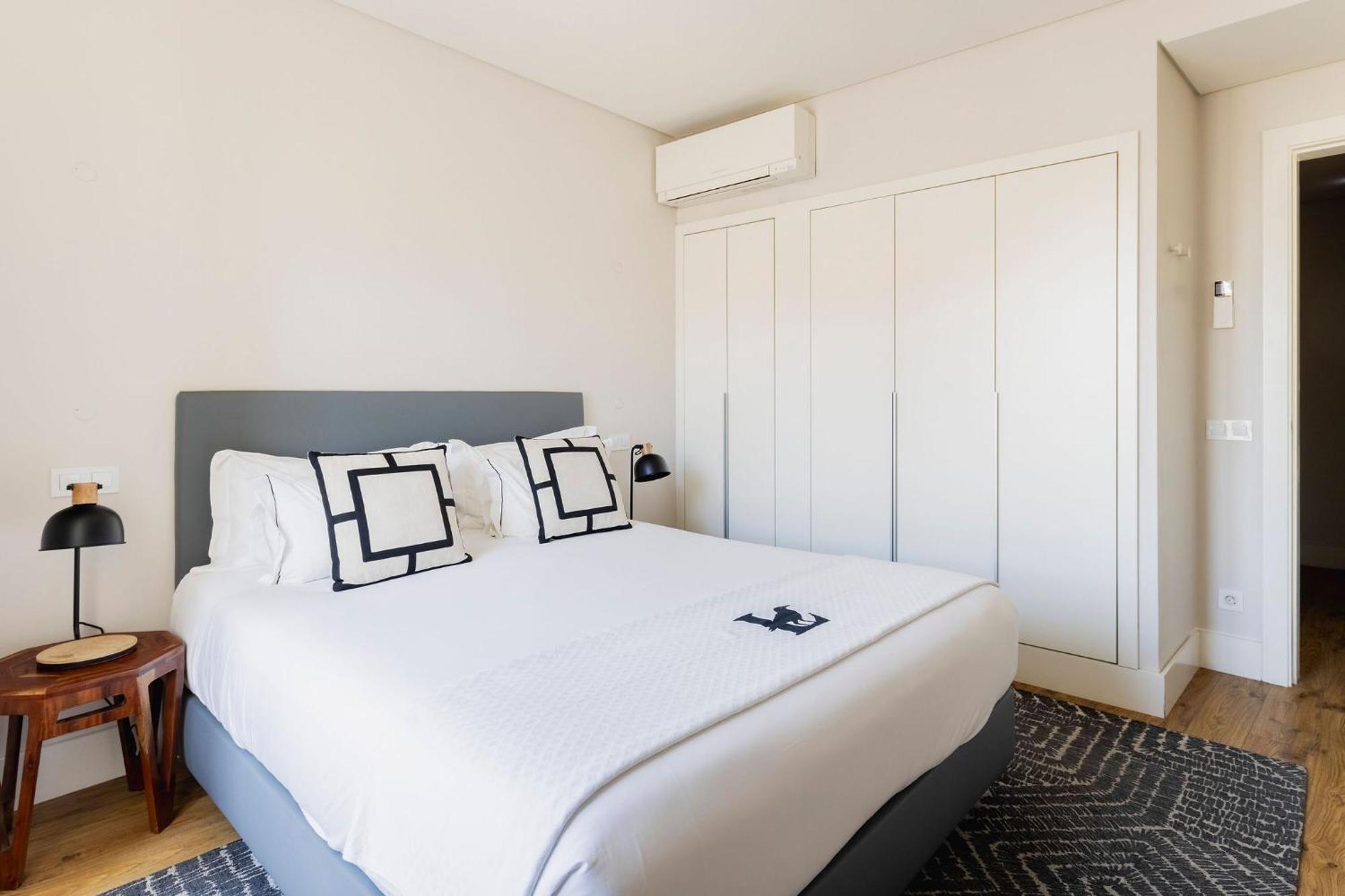 Apartment Chiado Square Apartments | Lisbon Best Apartments