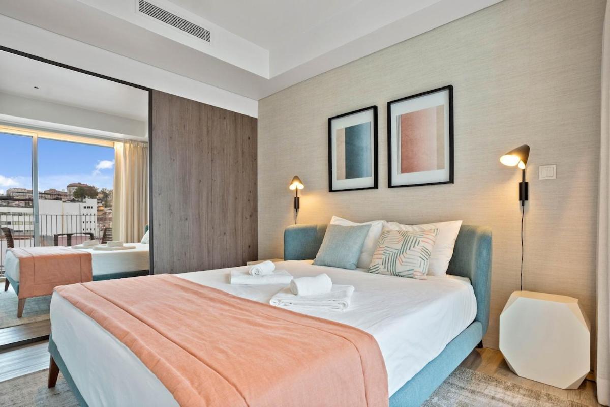 Santos Luxury And Gym V
