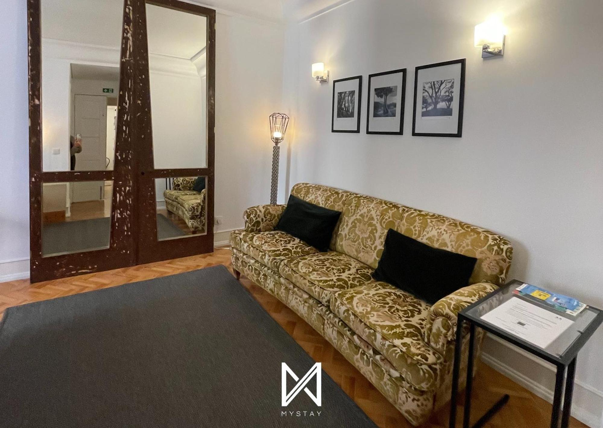 That Place For U - Vintage Homestay Lisbon