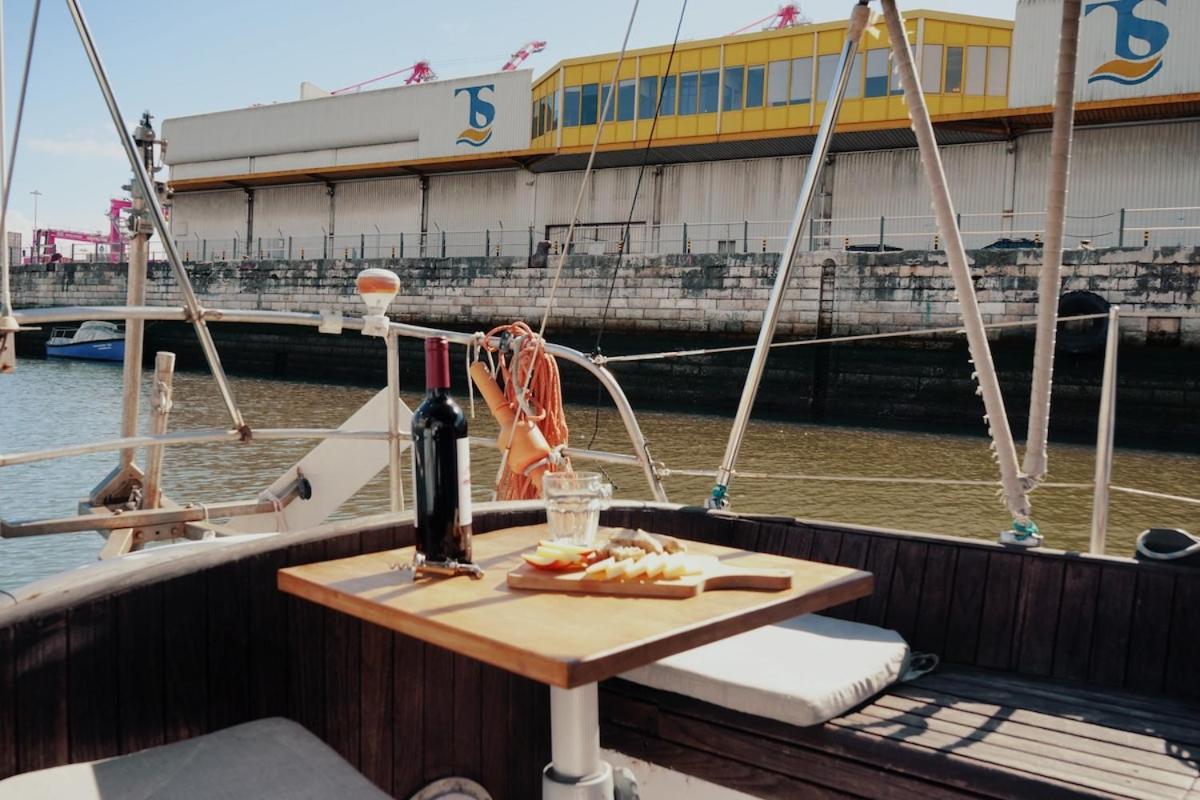 Cozy Marina Sleepaboard - Sail Away Botel