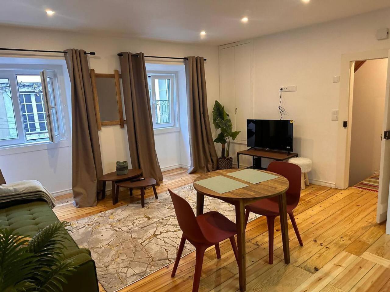 Apartment Chic Apartment-rua Verde, *