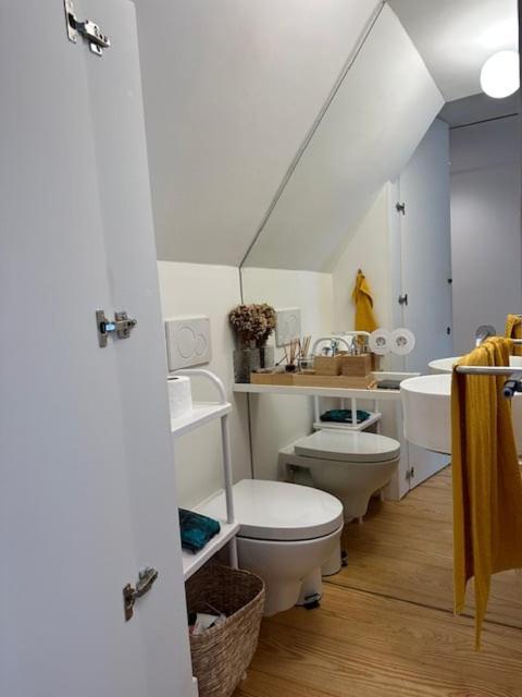 Cozy 1br, Private Terrace & Pool - Estrela | By Airnest Lisbon
