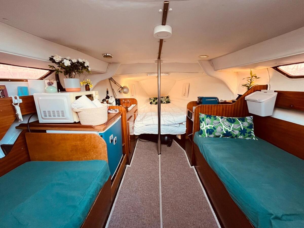 Botel Bacus - Your Floating Hideaway In Lisbon