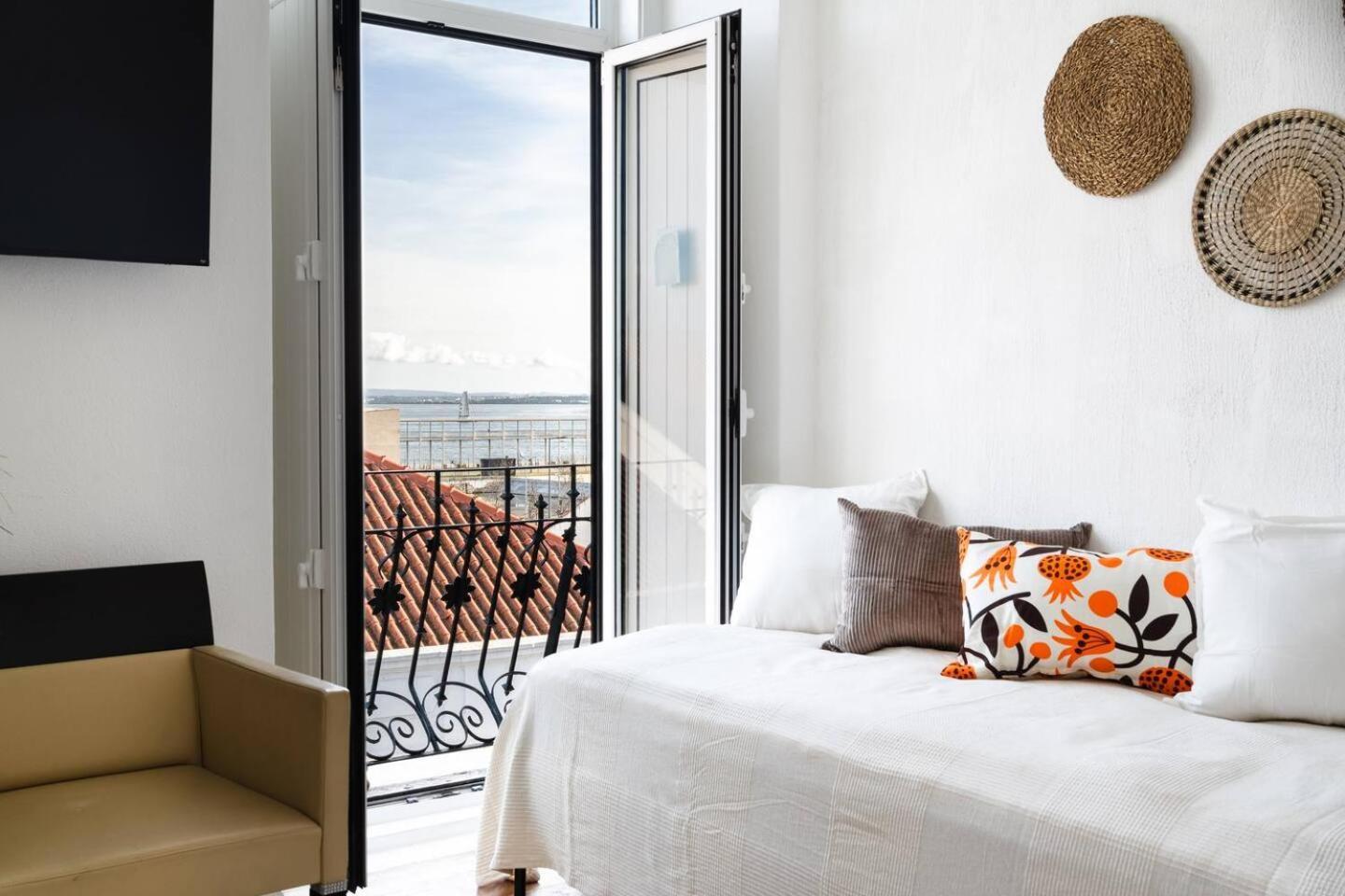 Apartment Spacious 5 Bedroom - River Views Lisbon