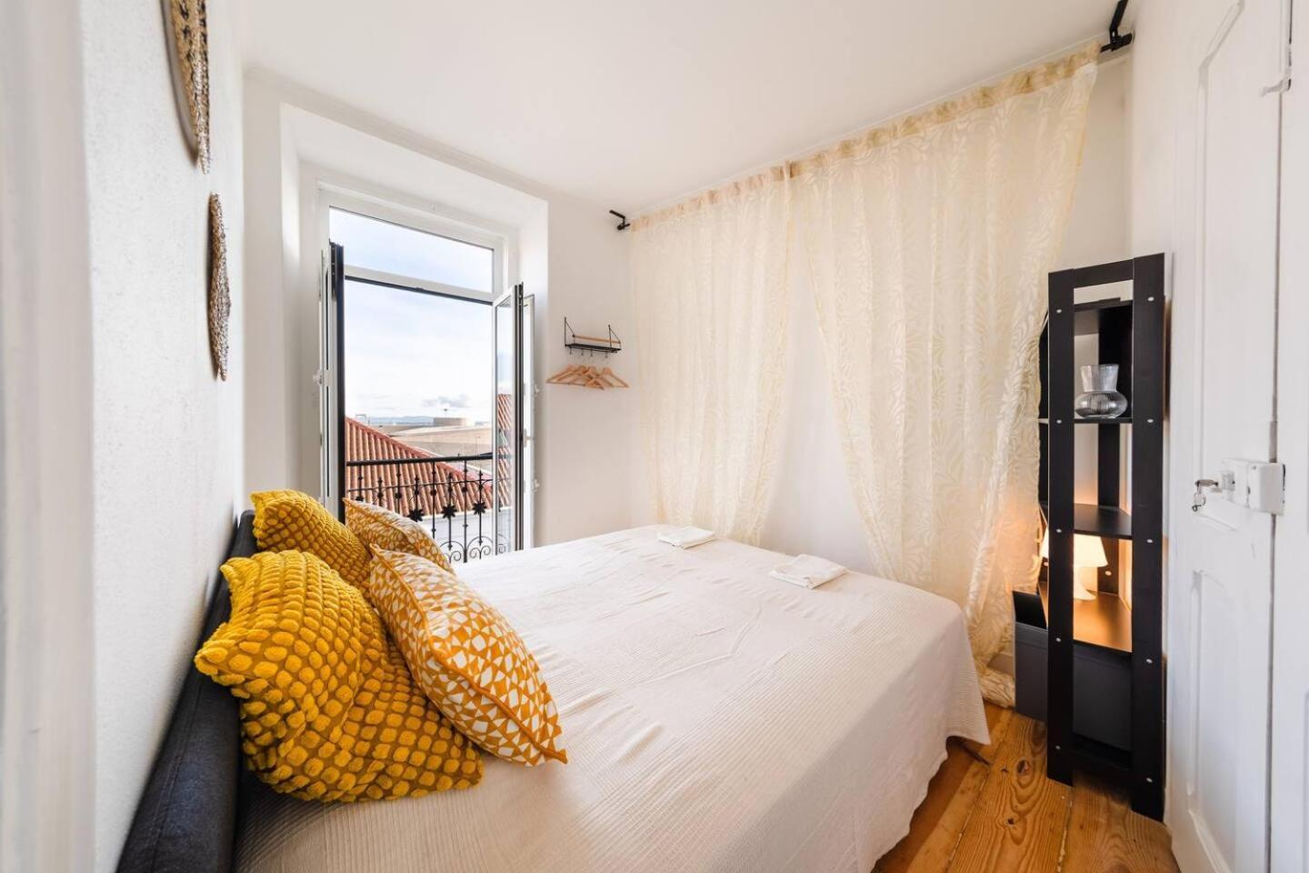 Apartment Spacious 5 Bedroom - River Views Lisbon