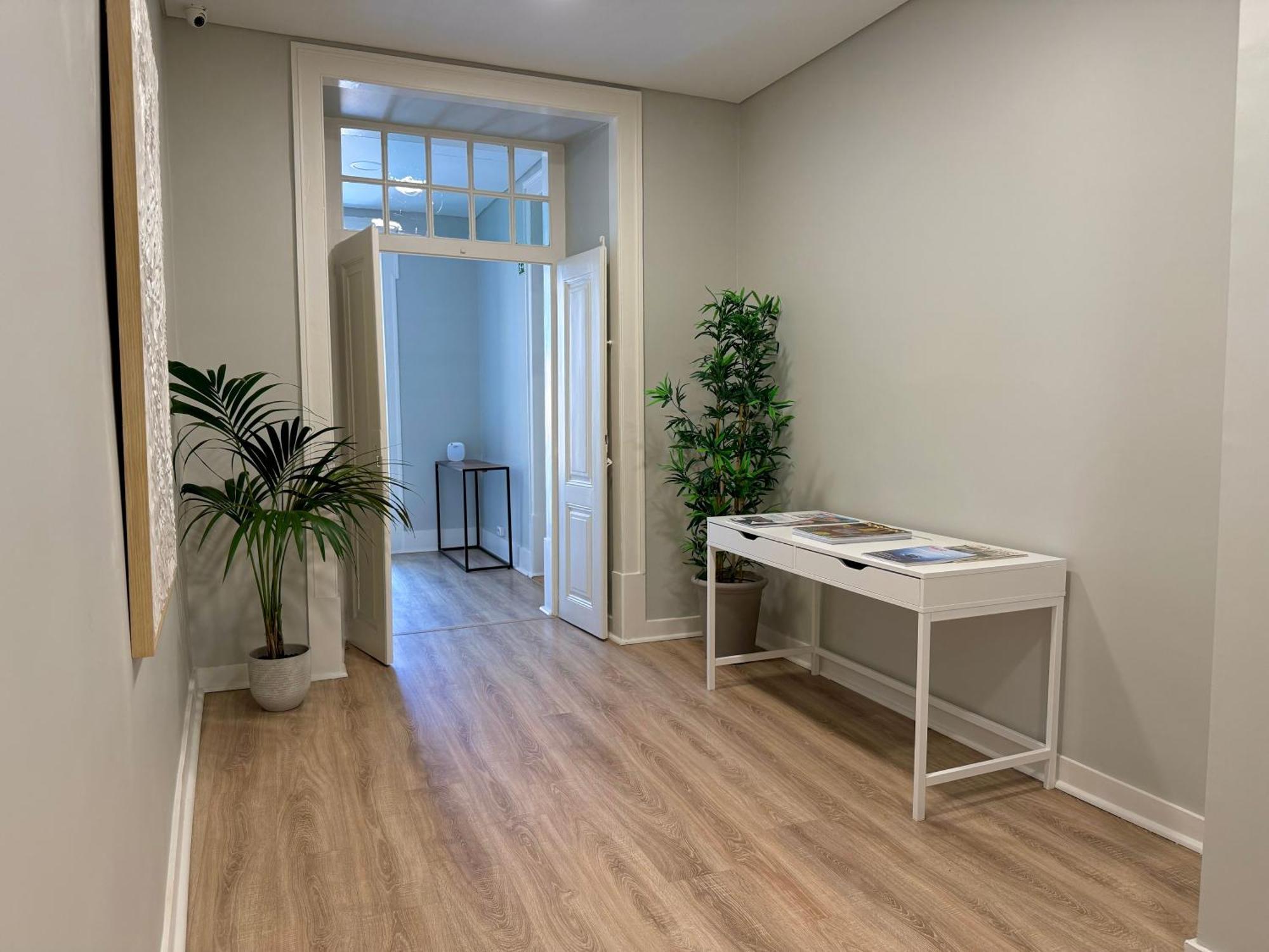 Metropolitan Living - Janelas Verdes Apartment