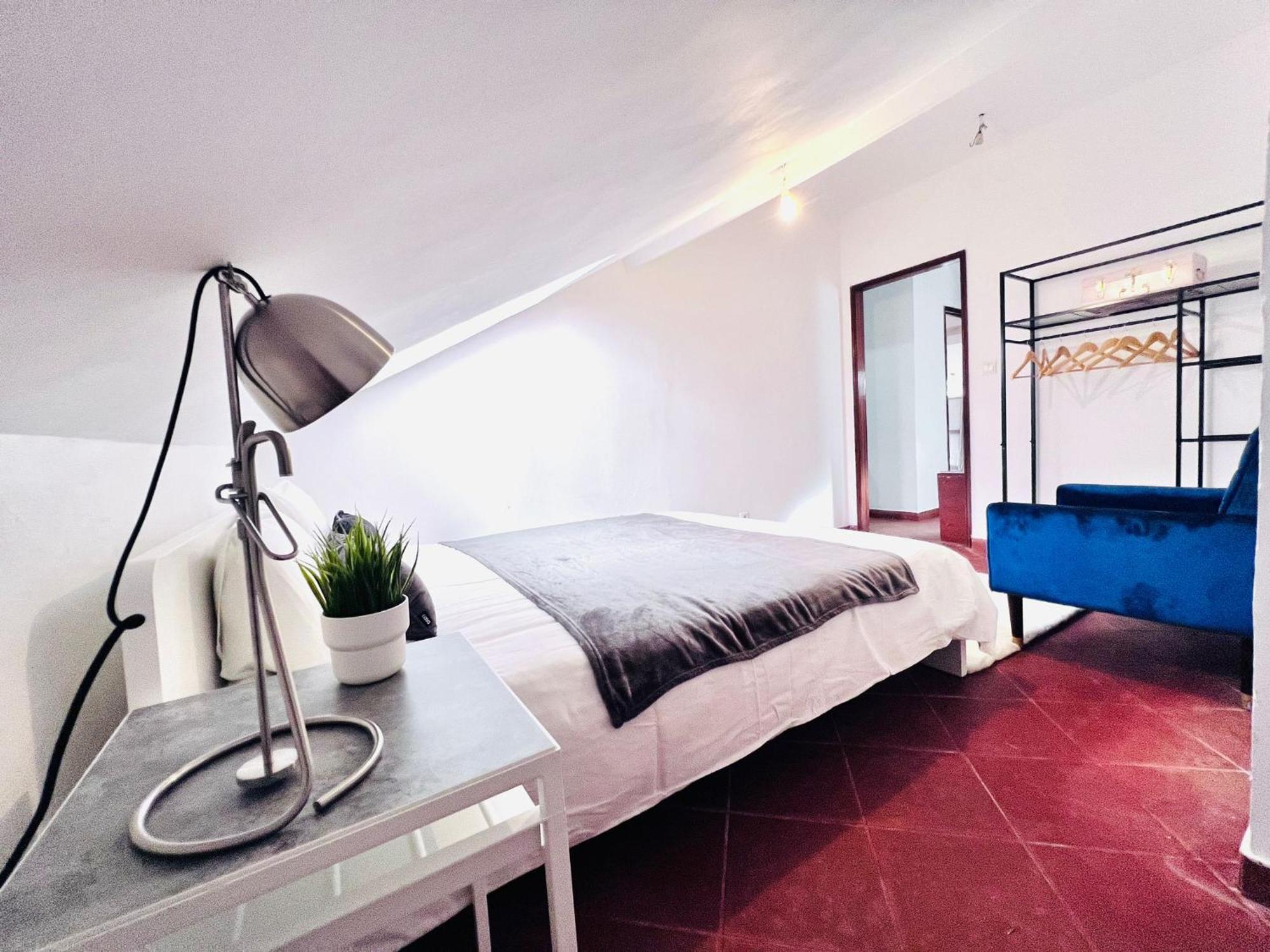 Hostel Bairro Alto, Location In Centre Lisbon