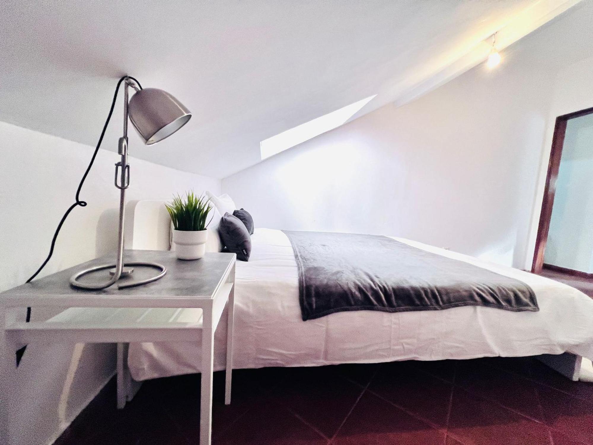 Hostel Bairro Alto, Location In Centre Lisbon
