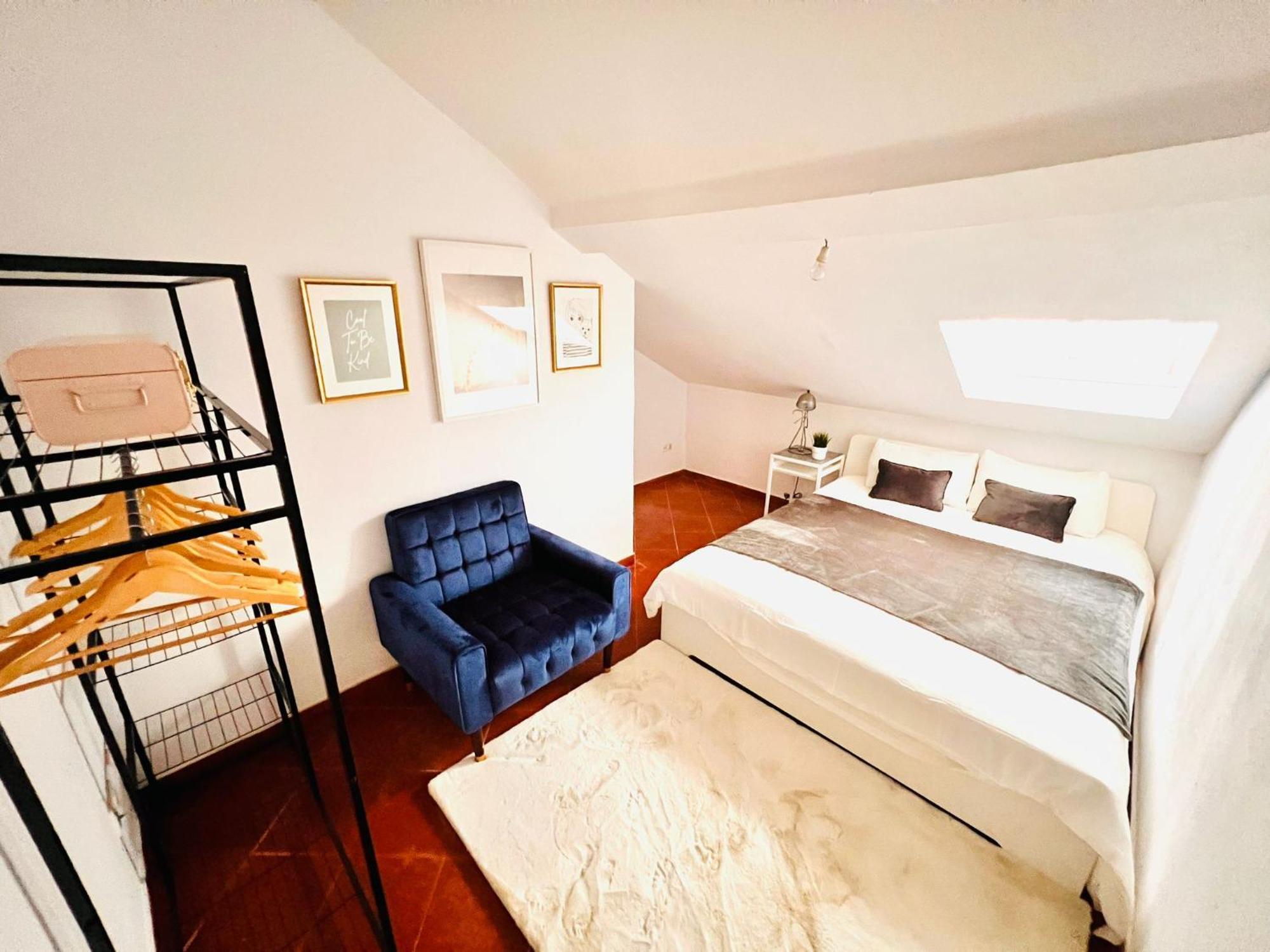 Hostel Bairro Alto, Location In Centre Lisbon