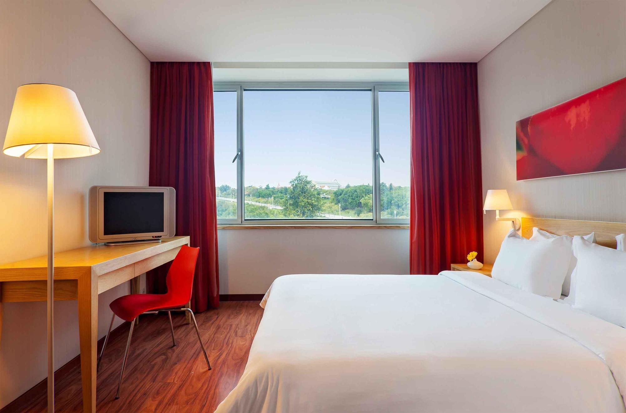 Hf Fenix Garden Hotel 3*