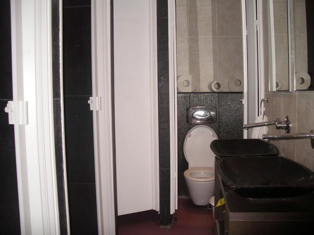 Bed & Breakfast Lisbon Design Hostel