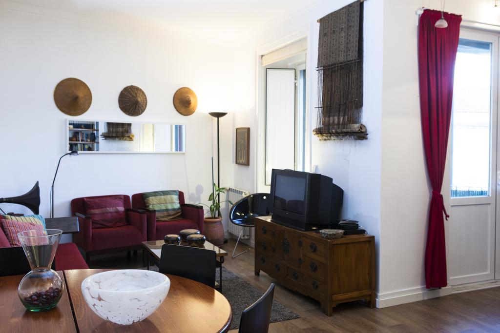 Apartment Terrace View In Chiado Lisbon