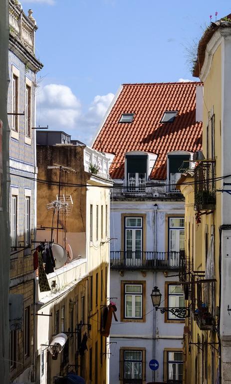 Traditional Madragoa Apartment Lisbon