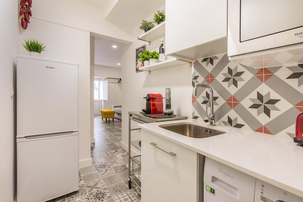 Steps Apartment *