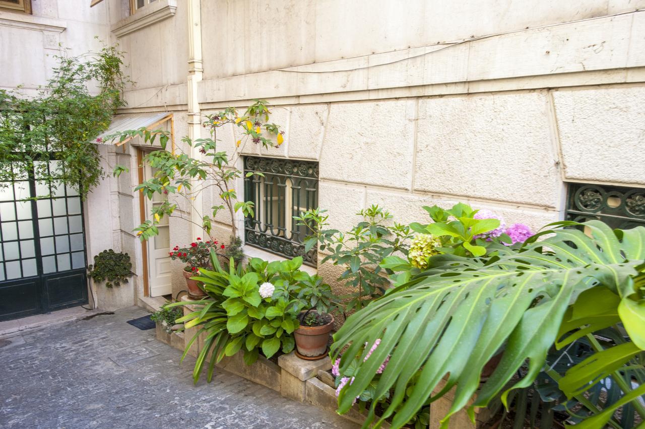 Angel's Classic Portuguese Palace Apartment *