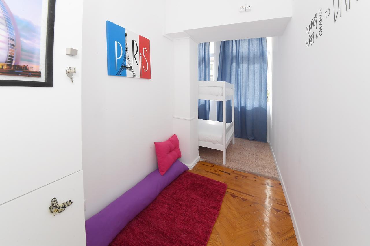 Royalty Hostel *