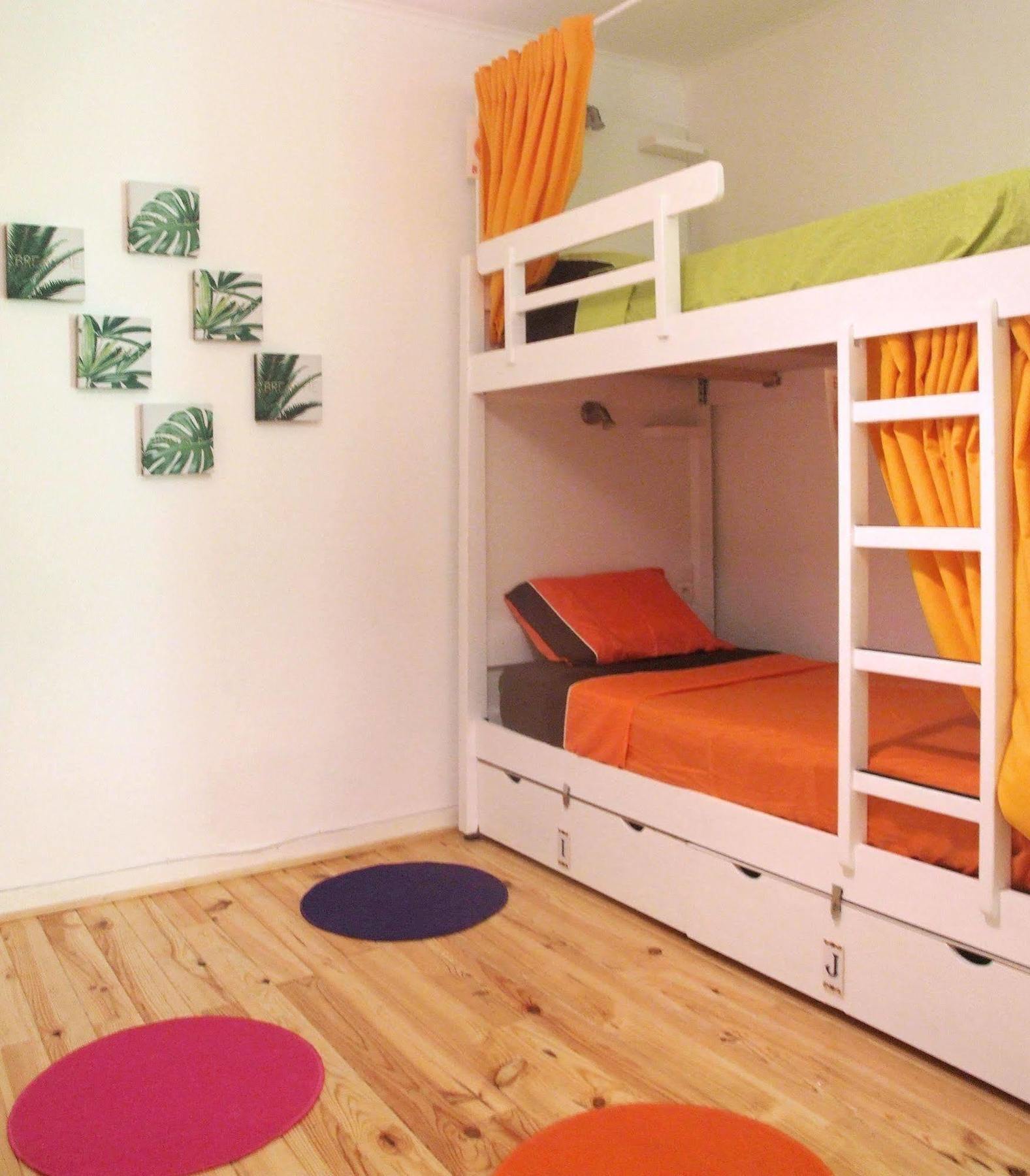 Hostel Fly To *