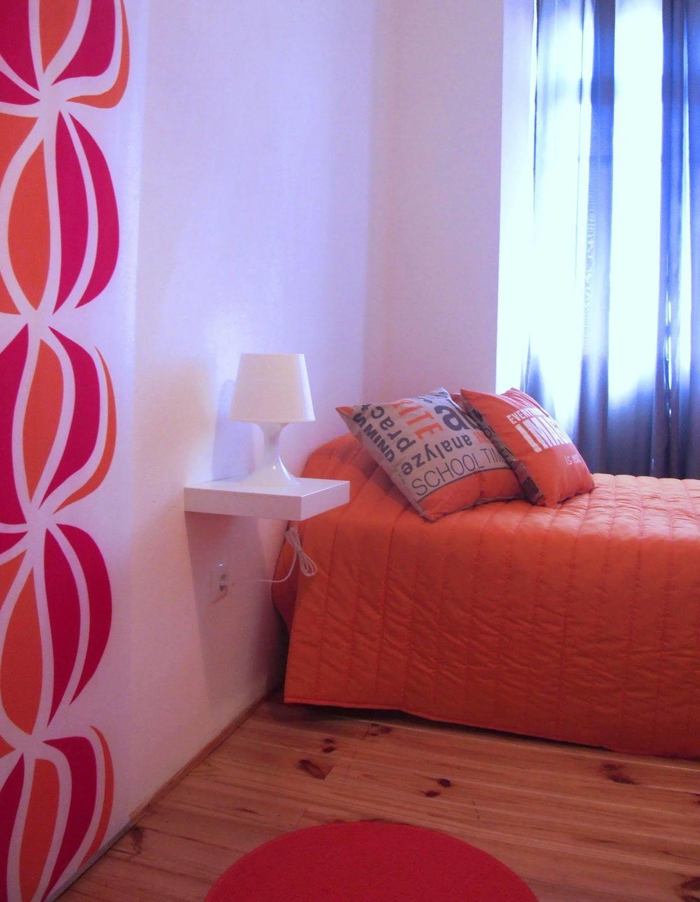 Hostel Fly To Lisbon