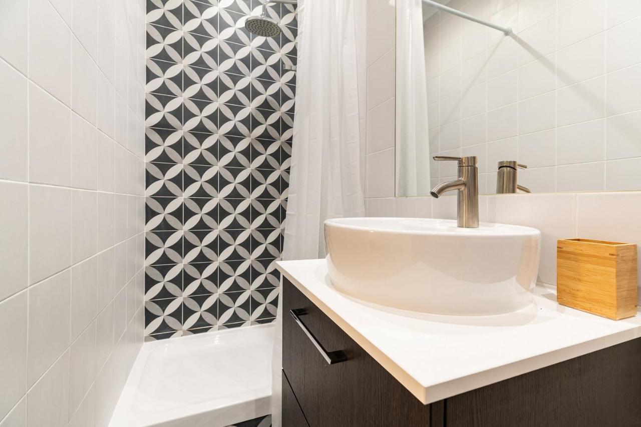 Designer 2bed1bath Mins To Famed Ramiro Restaurant Apartment Lisbon