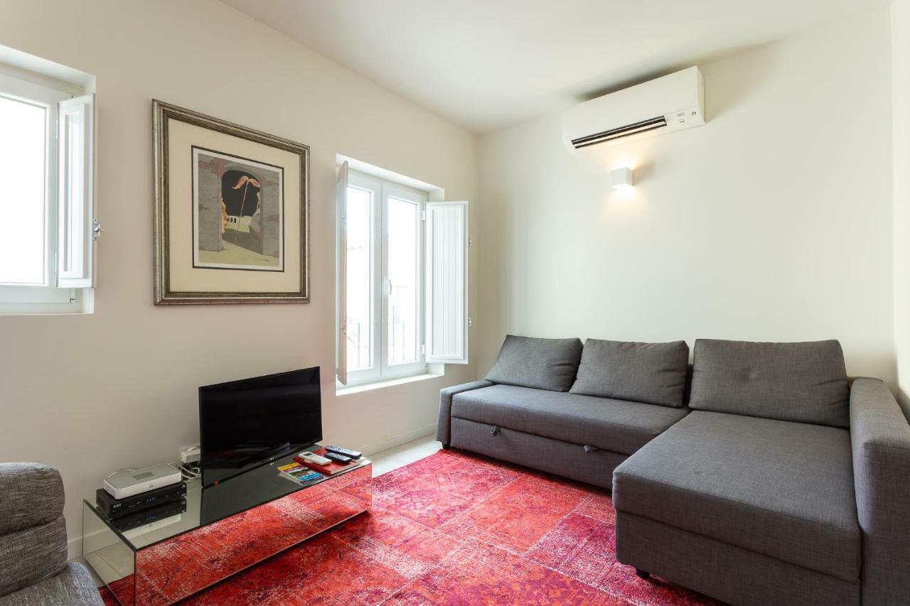 28 Tram Duplex Apartment Lisbon