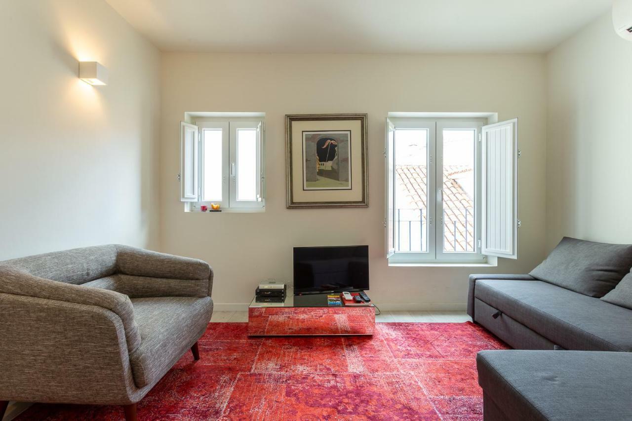 Apartment 28 Tram Duplex *