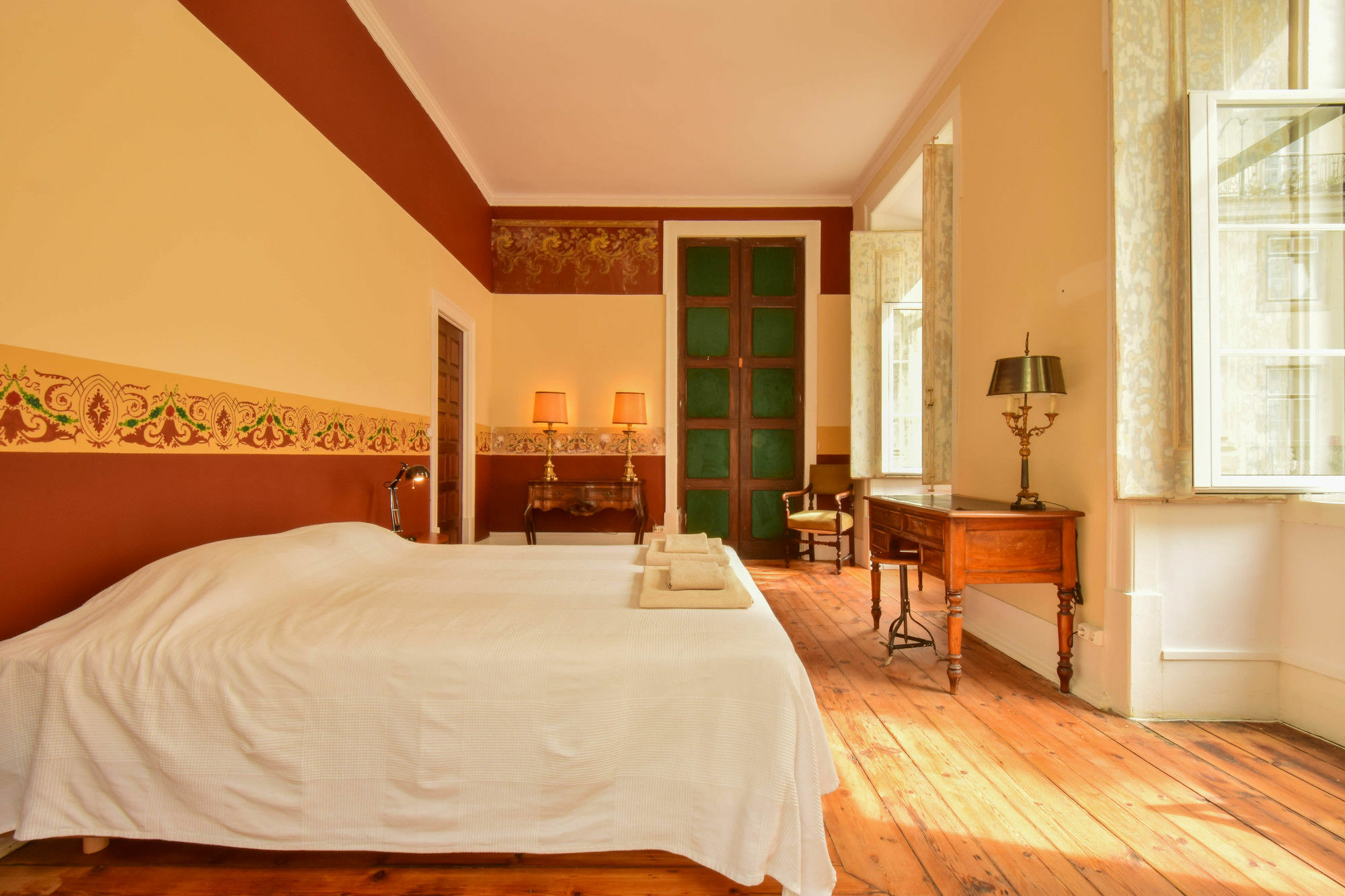 Lost :: Chiado House 2* Lisbon