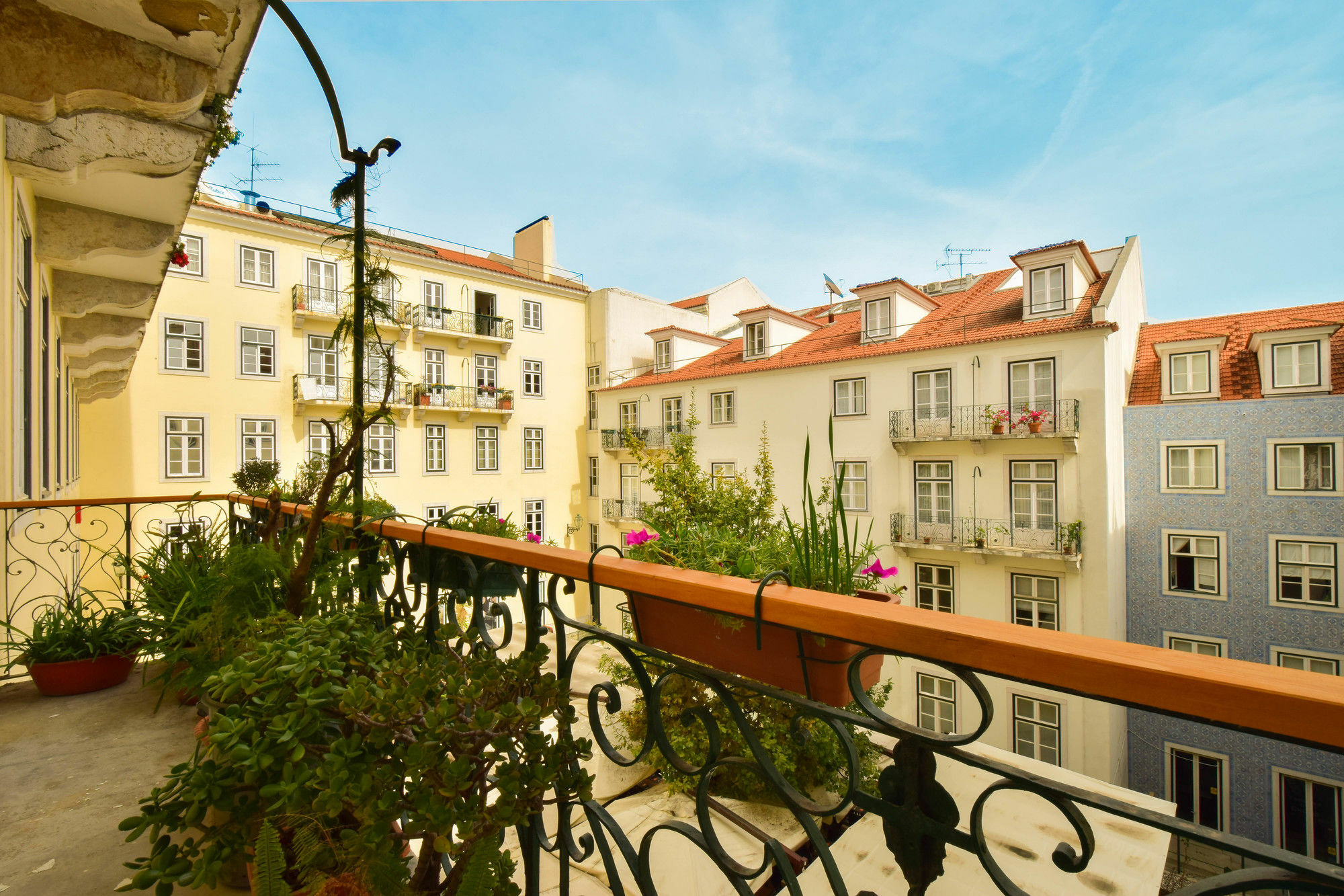 Lost :: Chiado House Guest house 2*