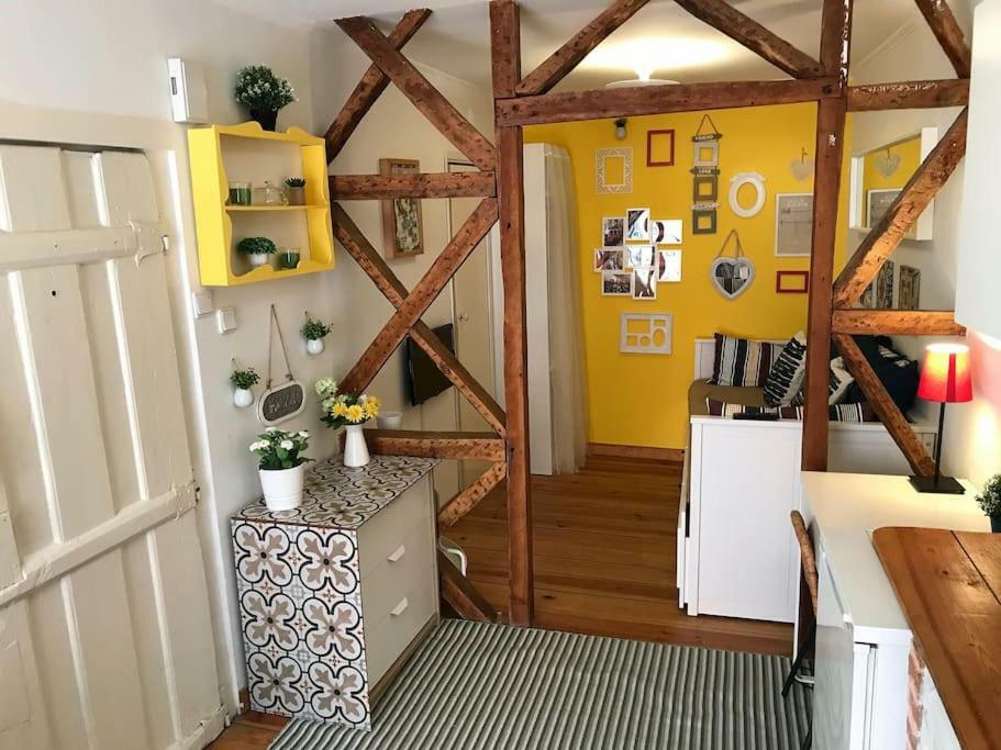 Typical Studio In Great Location! Tram 28! Apartment *