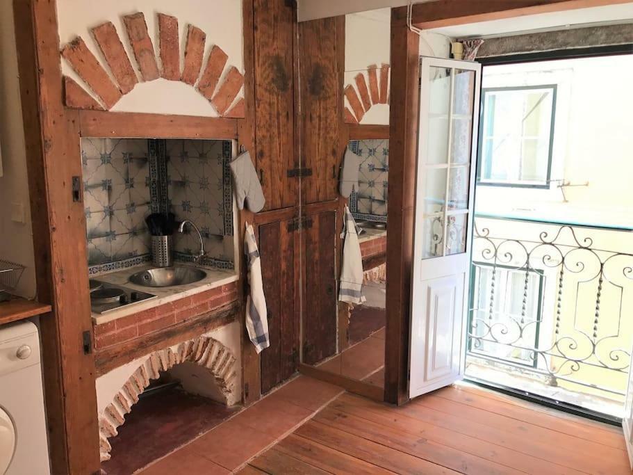 Apartment Typical Studio In Great Location! Tram 28! *