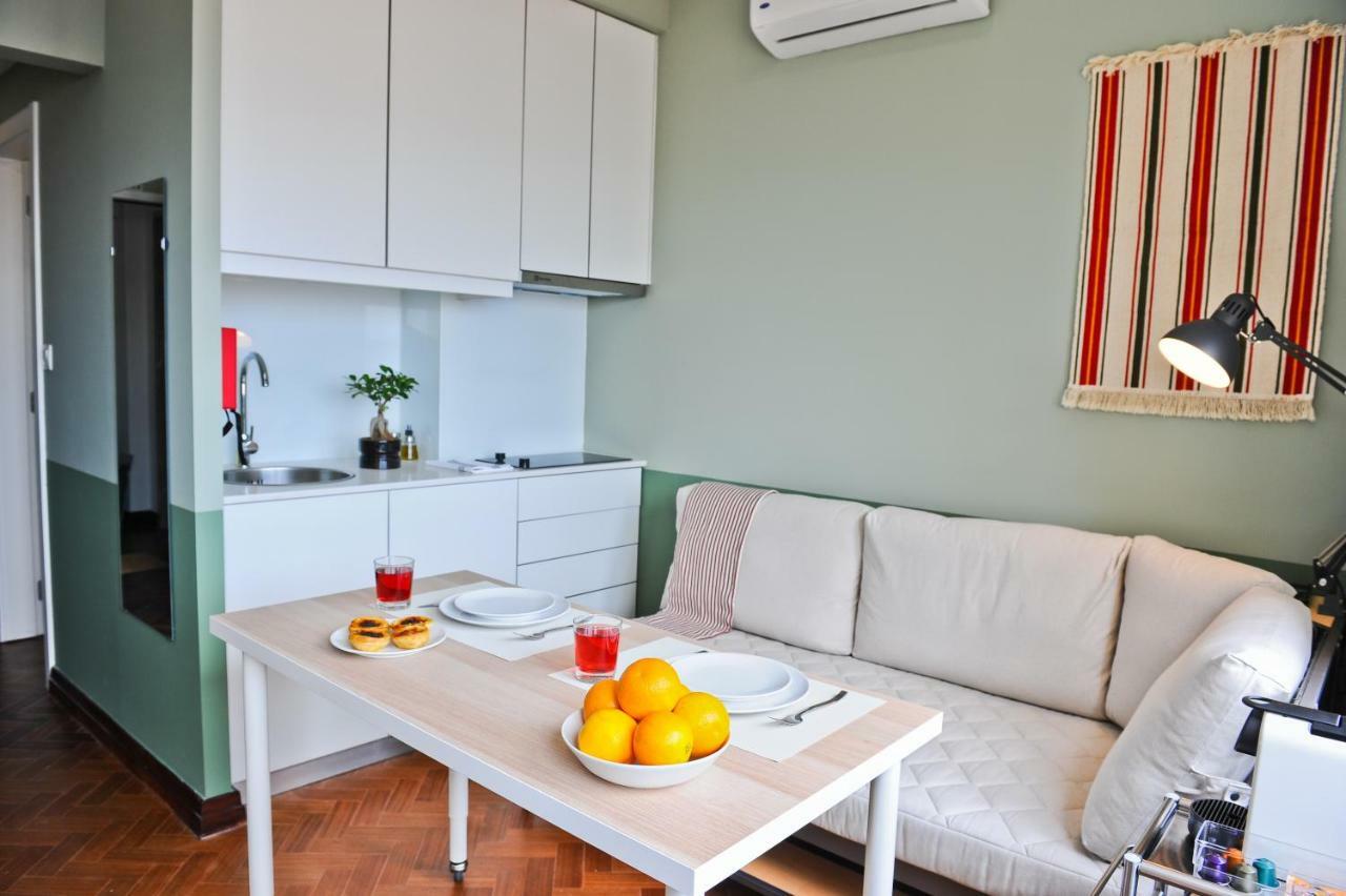 Champagne Vibes In - By Misha's Place 5c * Lisbon