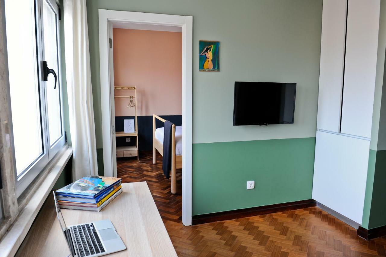 Champagne Vibes In - By Misha's Place 5c Apartment Lisbon